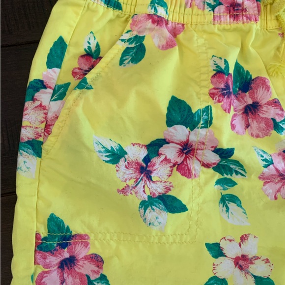 NEW GAP Kids Floral Shorts - Size 14-16 - Picture 5 of 8